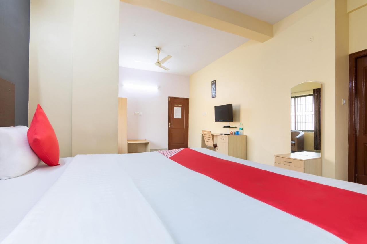 Capital O 5379 The Roy Grand Inns 班加罗尔 外观 照片