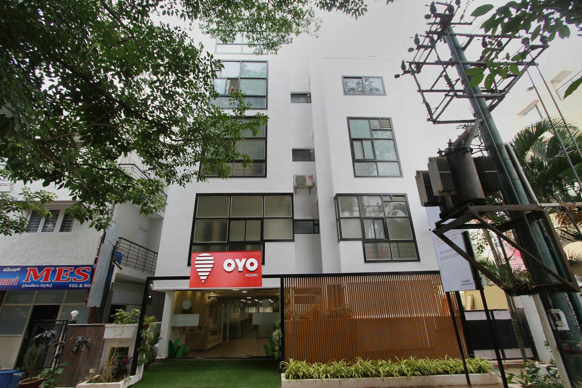 Capital O 5379 The Roy Grand Inns 班加罗尔 外观 照片