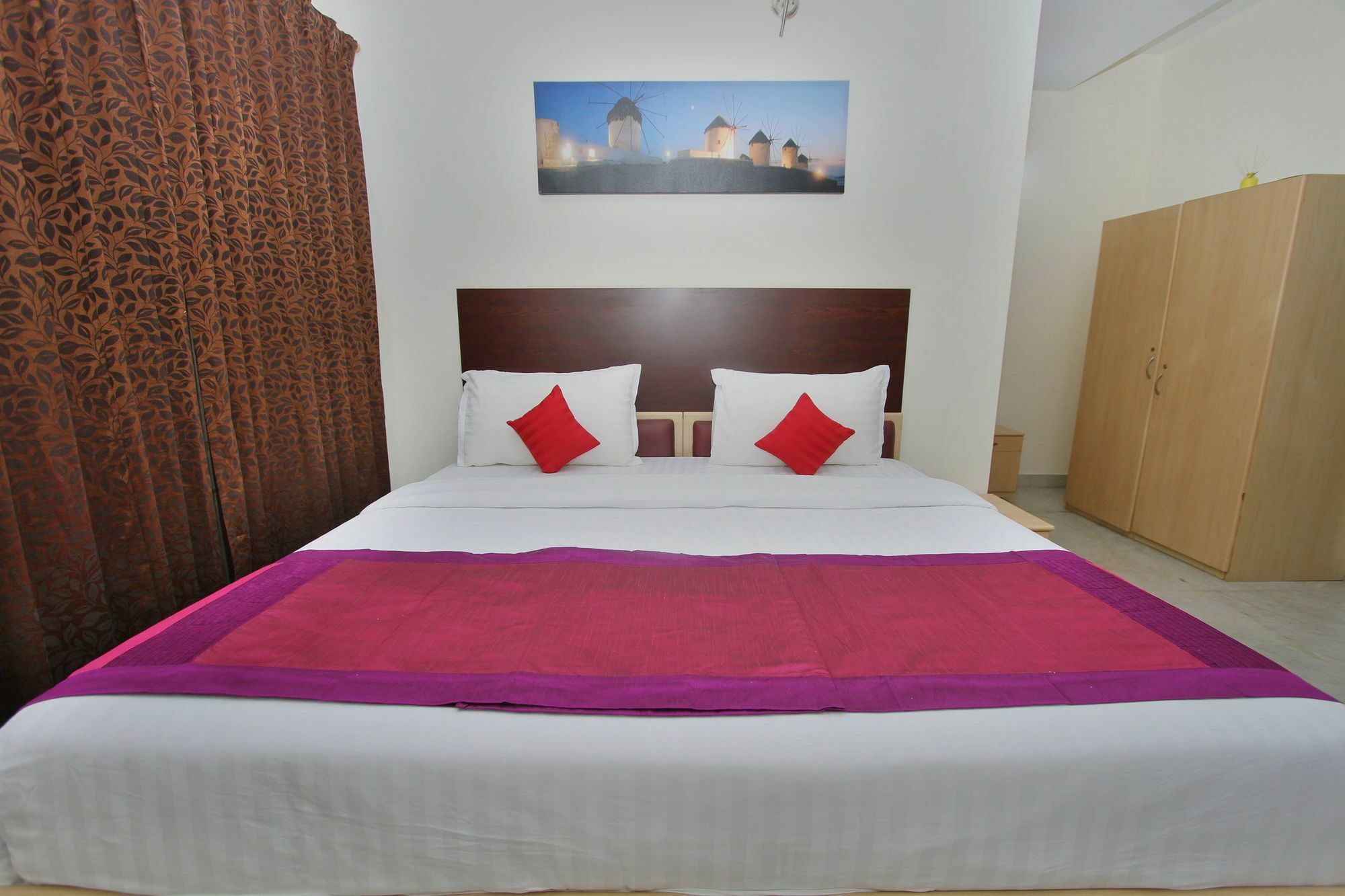 Capital O 5379 The Roy Grand Inns 班加罗尔 外观 照片